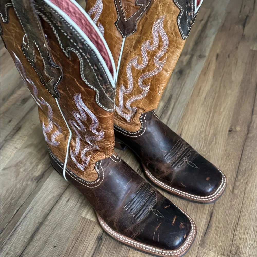 Ariat Two-Tone Western Boots - Picture 2 of 5